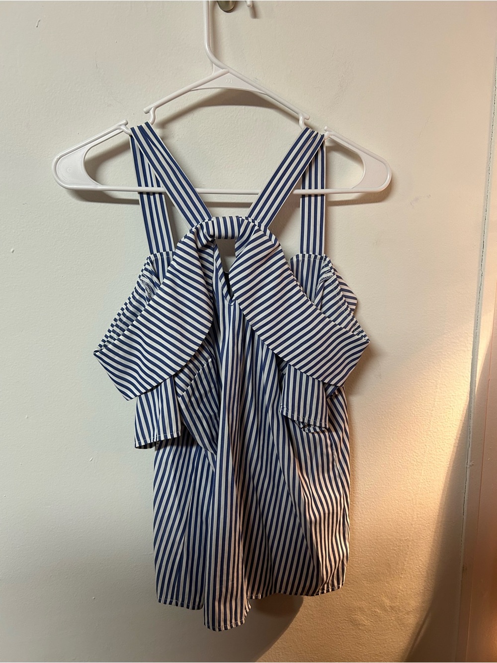 IN San Francisco Women’s M Blue White Striped Cold Shoulder Top
